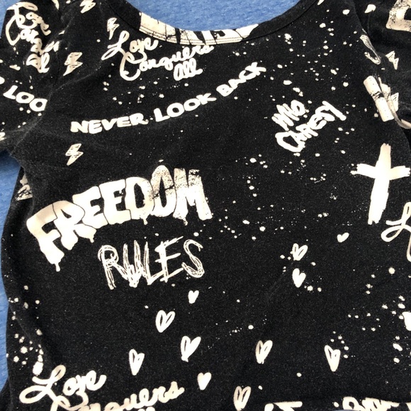 Forever 21 Black Graffiti Crop Top - Picture 2 of 3